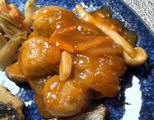 シェフの無添つくりおき・甘酢にからめた具だくさんつくね